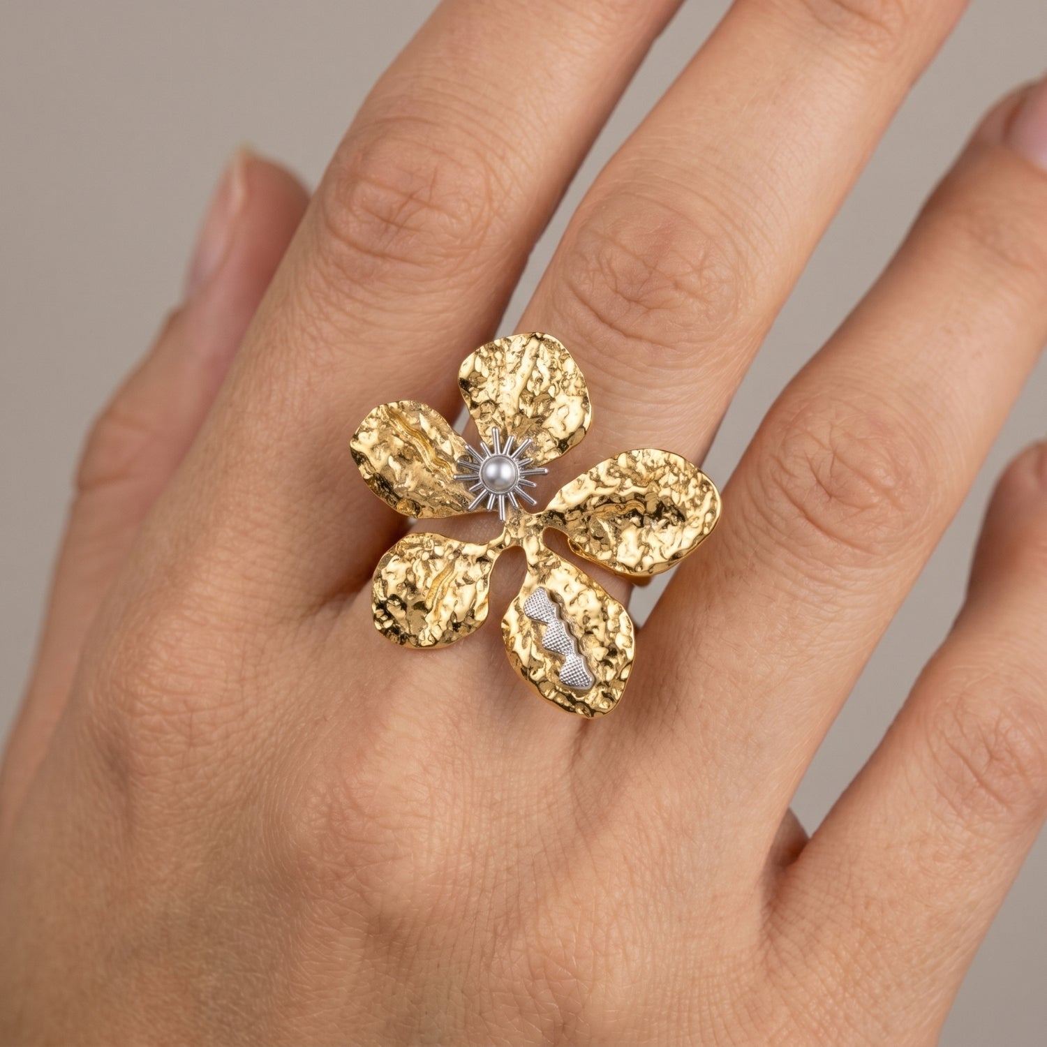 The Botanica Ring
