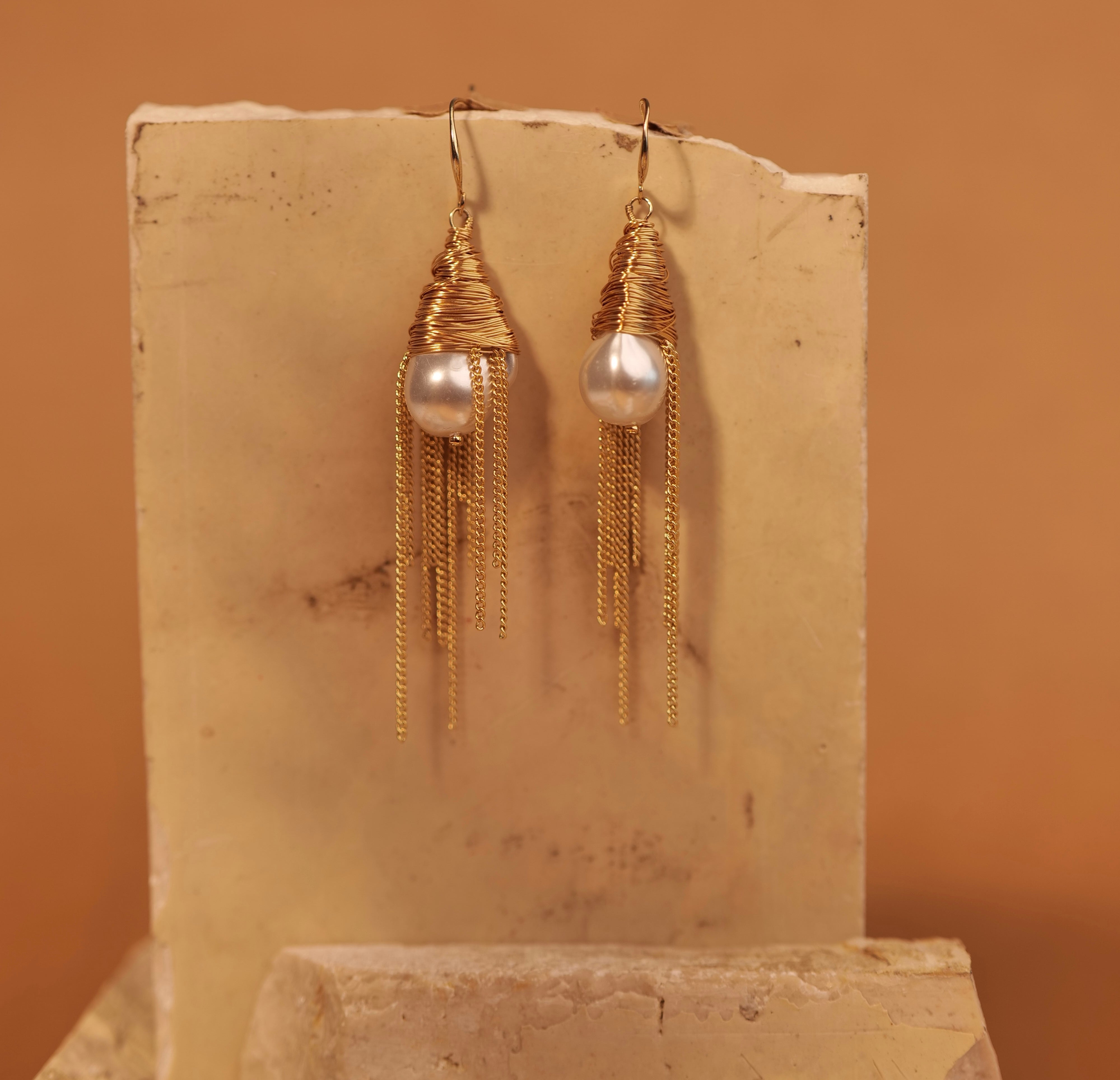 Wired Pearl Tassel
