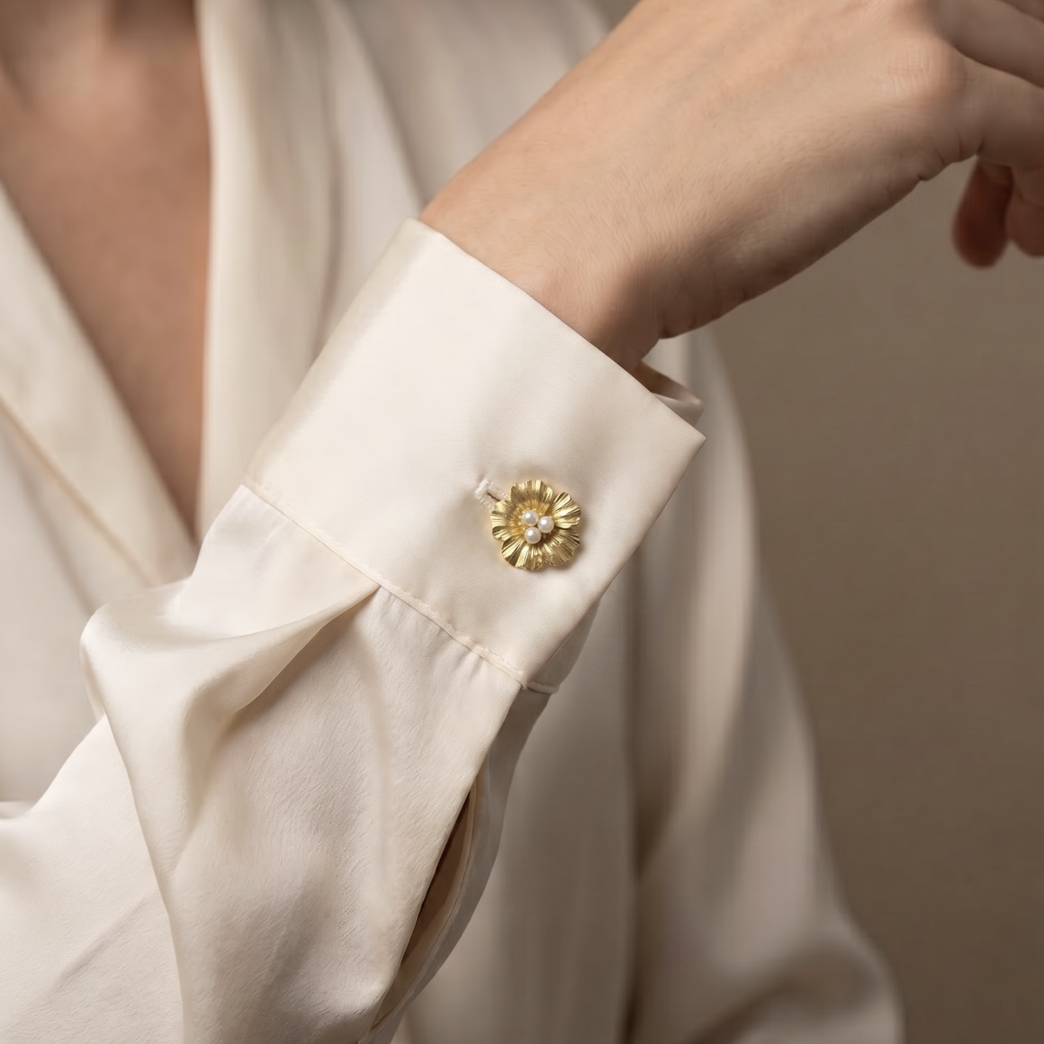 The Iris Button Cover ( Pair )