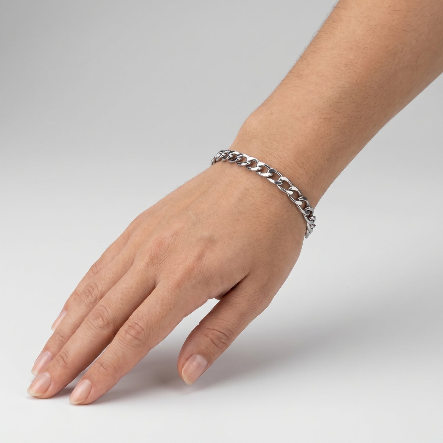 The Minimal Bracelet