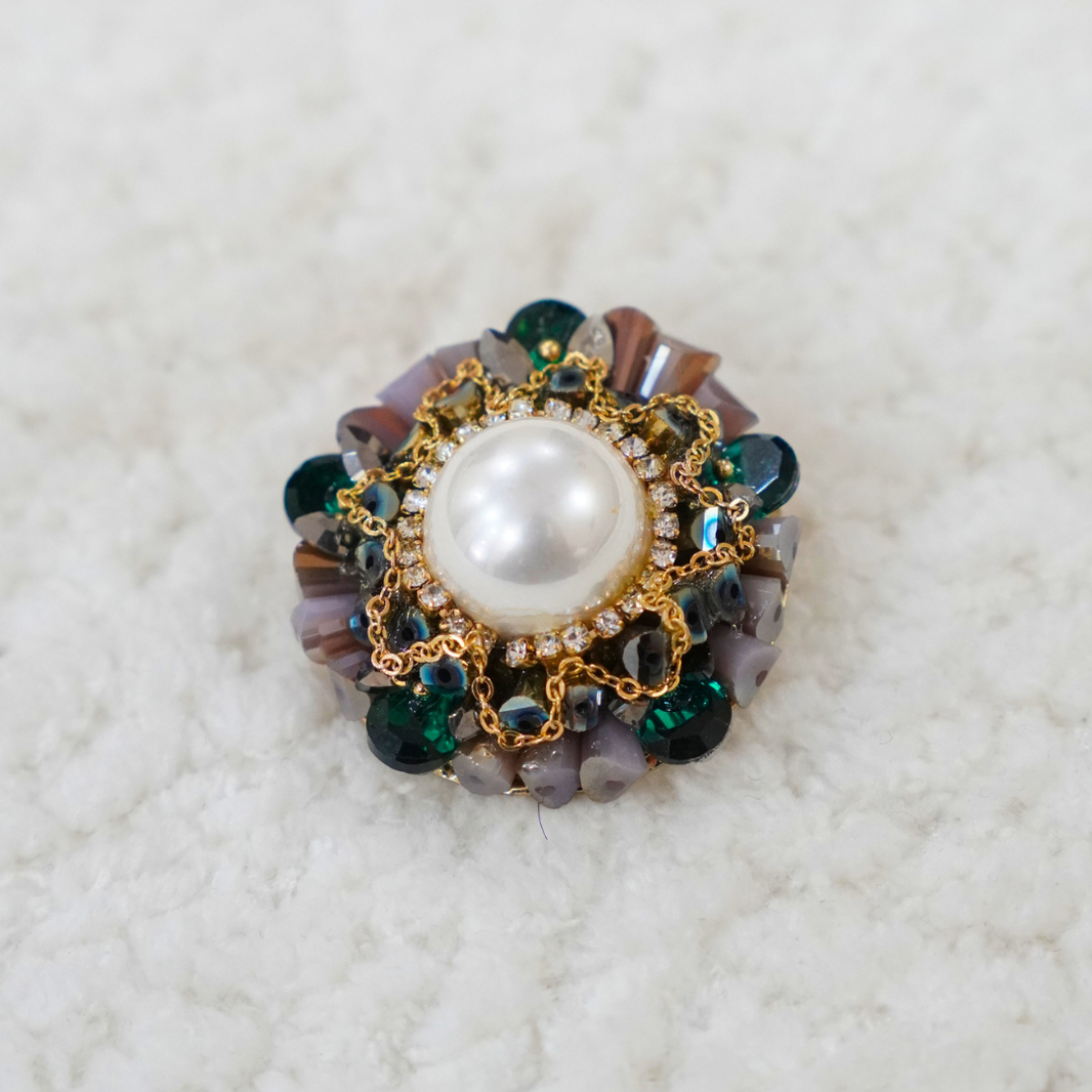 Celest Pearl Brooch – photo 2