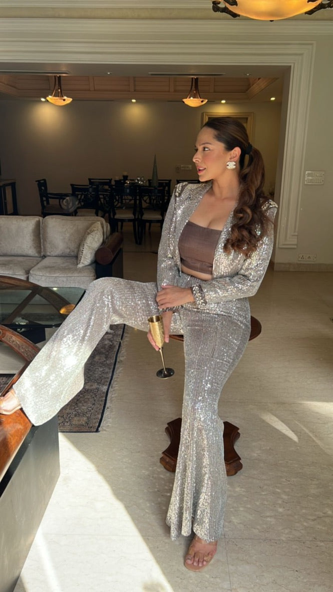 Chandani Girdhar in our Sworski sequence blazer set – photo 2