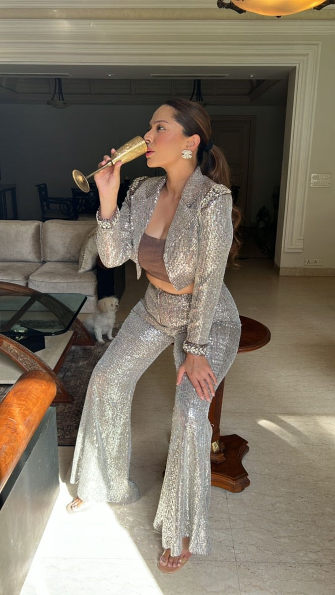 Chandani Girdhar in our Sworski sequence blazer set – photo 3