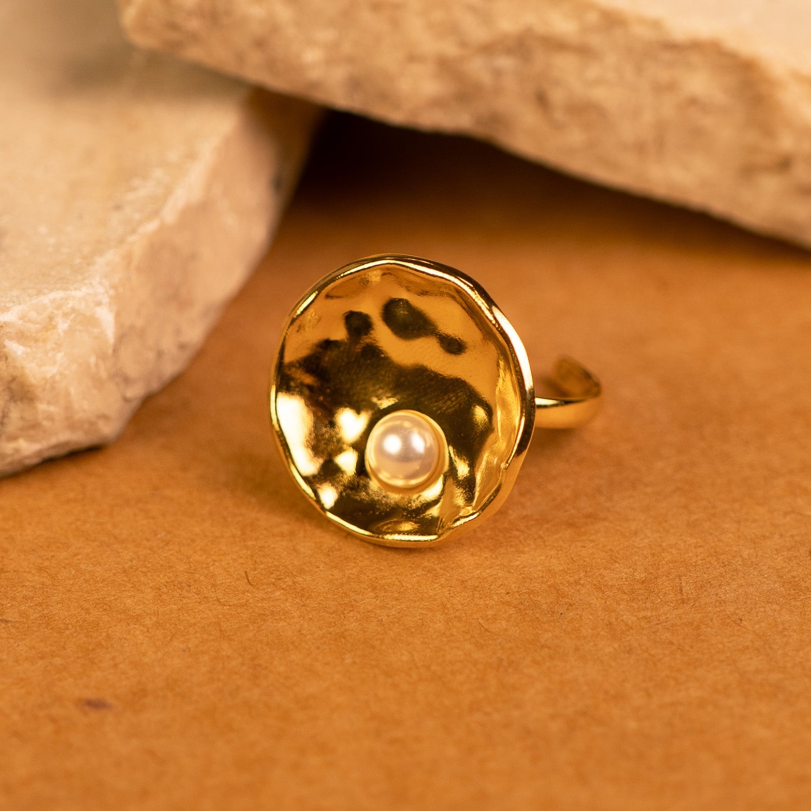 Hammered Disc with Pearl Adjustable Ring