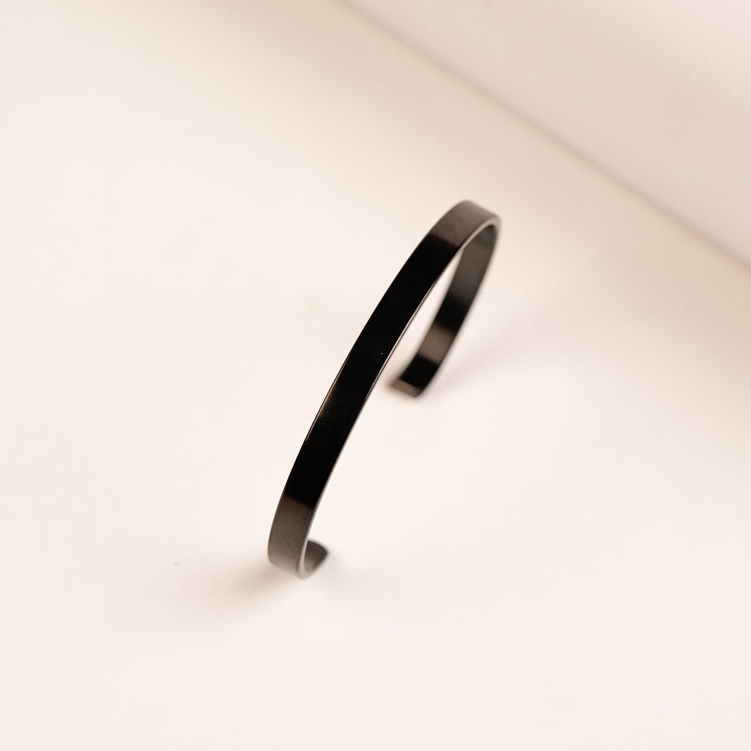 Black Metal Cuff Bracelet for Men – photo 2