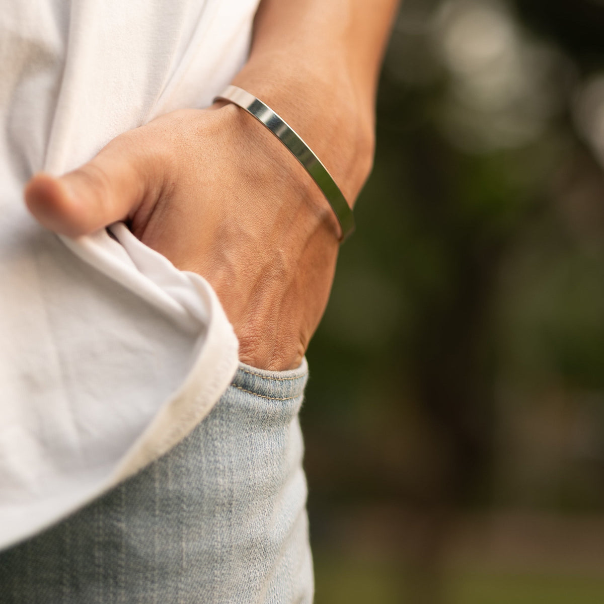 Silver Metal Cuff Bracelet for Men – photo 1