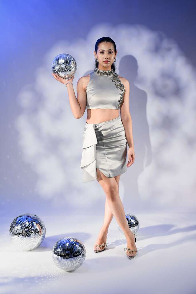 Grey Hand Embroidered Crop Top & Skirt Set – photo 4