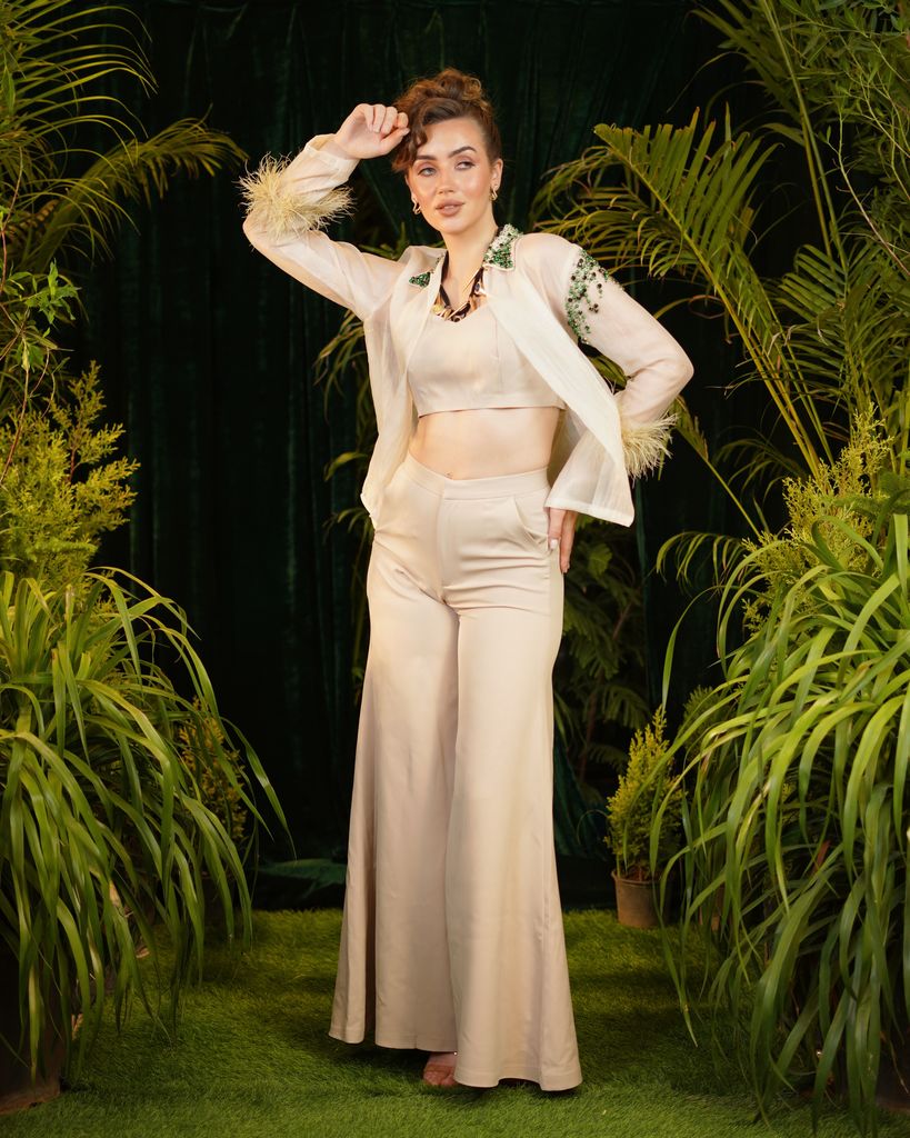 Beige ORGANZA shirt with matching trousers – photo 4