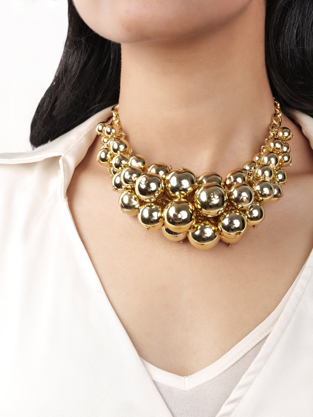 Hollywood Necklace – worn by a model