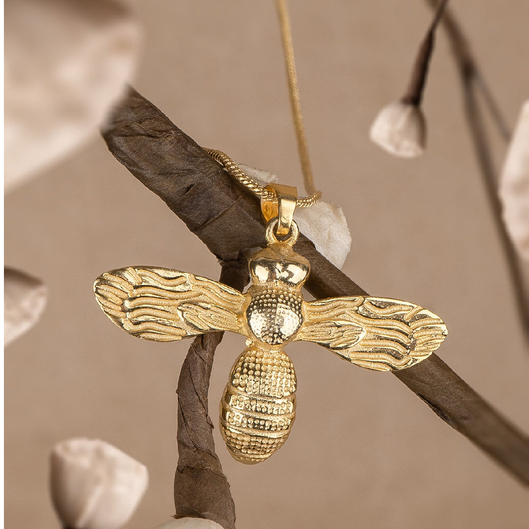 Bumble Bee Pendant with Chain – photo 1